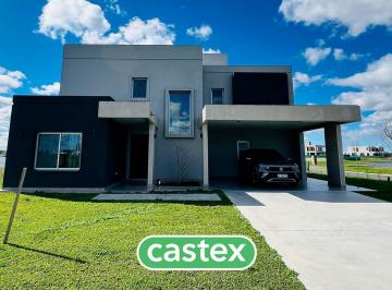 Casa · 195m² · 5 Ambientes · 4 Cocheras · Casa en Venta en Amarras Al Agua, Puertos del Lago, Escobar