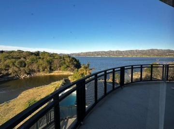 Casa de 1 ambiente, Villa Carlos Paz · Villa del Lago con Bajada Al Lago 850 m² Cubiertos 1900 Terreno 6 Dorm 7 B. 550.000 Dol