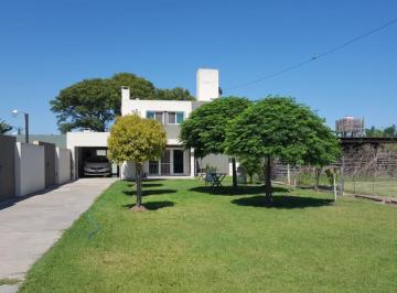 Casa · 120m² · 3 Ambientes · 1 Cochera · Miramar de Ansenuza | Vivienda Residencial Equipada