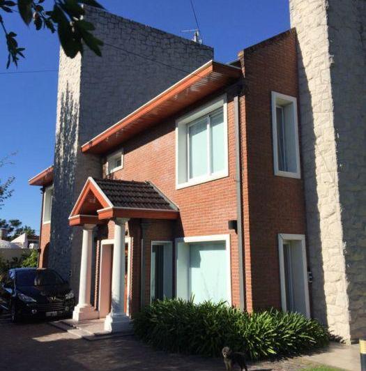 Casa · 300m² · 5 Ambientes