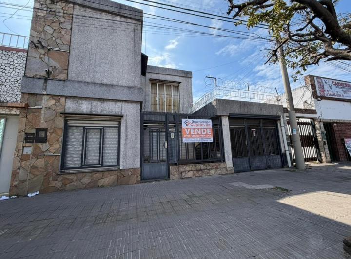 Casa · 300m² · 8 Ambientes