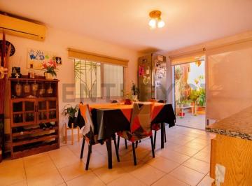Casa · 65m² · 3 Ambientes · Venta Casa de Pasillo (No Ph) de 2 Dorm. con Patio en Arroyito, Rosario