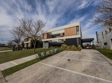 Casa · 298m² · 5 Ambientes · 3 Cocheras · Casa en Barrio Ceibos - Puertos del Lago