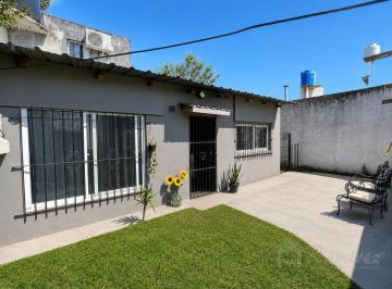 Casa · 350m² · 4 Ambientes · 1 Cochera · Casa 4 Ambientes en Venta - Francisco Alvarez, Moreno