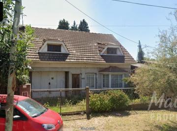 Casa · 200m² · 4 Ambientes · 2 Cocheras · Oportunidad de Inversion! Casa en Venta a Refaccionar en Matheu