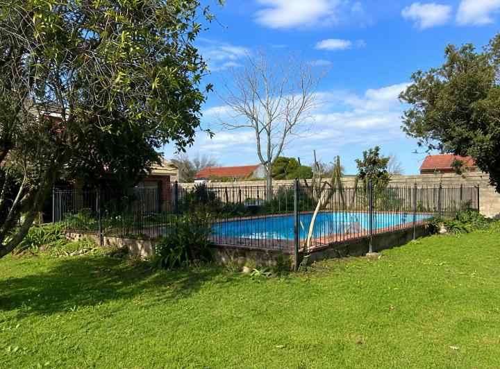 Casa · 490m² · 6 Ambientes · 1 Cochera