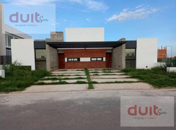 Casa · 80m² · 4 Ambientes · 1 Cochera · Duit Propiedades Presenta Excelente Oportunidad de Inversión, Duplex de Dos Dorm.!