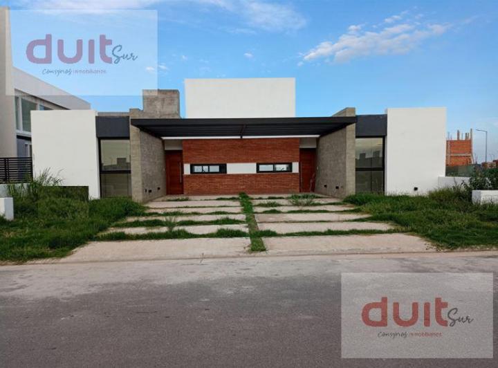 Casa · 80m² · 4 Ambientes · 1 Cochera