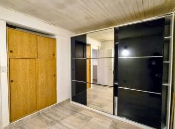 Departamento · 80m² · 5 Ambientes · 1 Cochera · Alquiler de Depto Bº 1200 Viviendas - Cipolletti