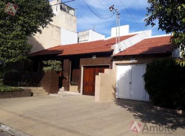 Casa · 200m² · 3 Dormitorios · 2 Cocheras · Casa - Tolosa