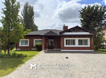 Casa · 250m² · 9 Ambientes · 4 Cocheras · Casa en Venta San Eliseo Golf