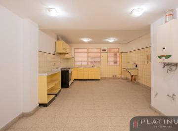 Departamento · 60m² · 4 Ambientes · Departamento a Reciclar de 2 Dorm. - Centro