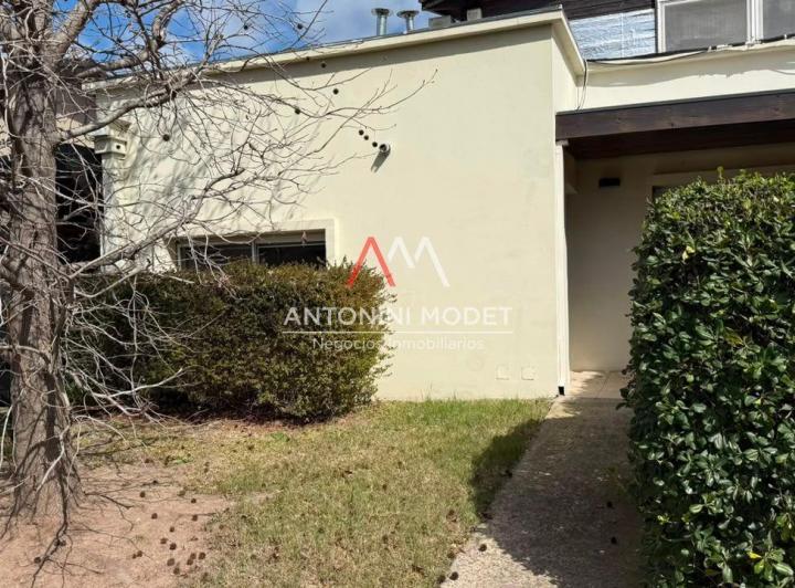 Casa · 170m² · 5 Ambientes · 2 Cocheras
