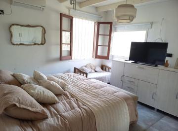Casa · 142m² · 3 Ambientes · 1 Cochera · Hermosa Casa en Villa Cura Brochero