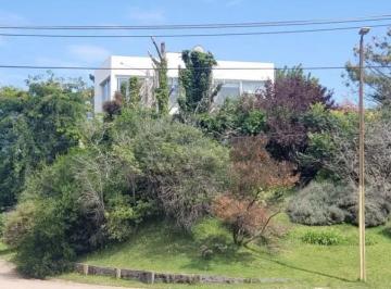 Terreno · 594m² · Terreno en Venta en Valeria del Mar Hermosa Esquina a 3 Cuadras del Mar y 1 de La Entrada a Cariló.
