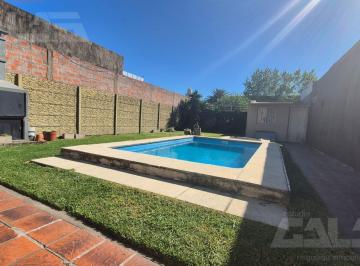 Casa · 79m² · 4 Ambientes · 1 Cochera · Casa 4 Ambientes - Baño - Parque - Jardín - Morón Sur