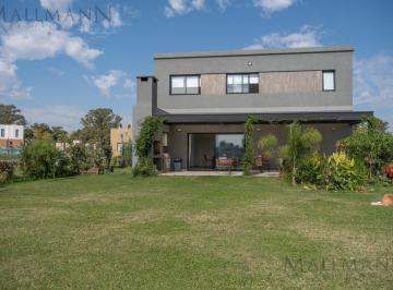 Casa · 155m² · 5 Ambientes · Casa en Venta 5 Amb en Santa Elisa, Pilar del Este