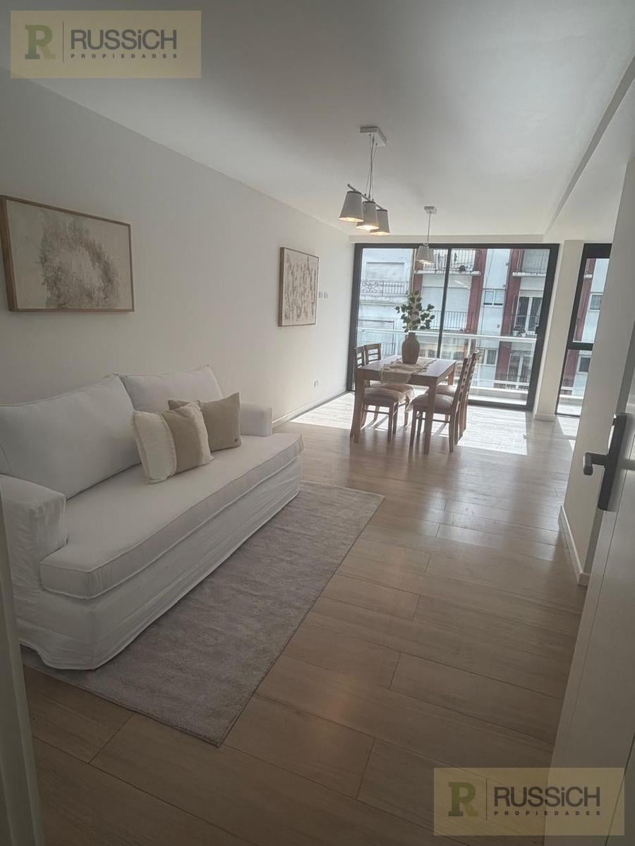 Hermoso departamento de 2 ambientes en el destacado Edificio Noveccento a pasos de la Plaza Colon