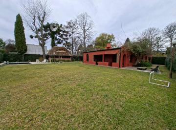 Casa · 165m² · 3 Ambientes · 1 Cochera · Casa Venta Gonnet