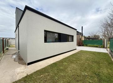 Casa · 100m² · 2 Ambientes · 2 Cocheras · Venta· Casa · a Estrenar · 2 Dorm. · Galería · Parrillero · Funes