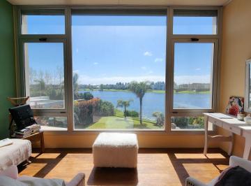Casa · 407m² · 6 Ambientes · 5 Cocheras · Casa en Venta en Barrio Los Troncos a La Laguna