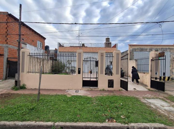 Casa · 196m² · 5 Ambientes · 1 Cochera