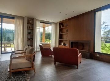 Casa · 380m² · 7 Ambientes · 2 Cocheras · Casa en Alquiler Temporario en Los Cardos