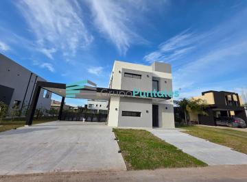Casa · 200m² · 4 Ambientes · 2 Cocheras · Casa a Estrenar en Lagos de Canning 1, 3 Dorm. Piscina Riego y Grama