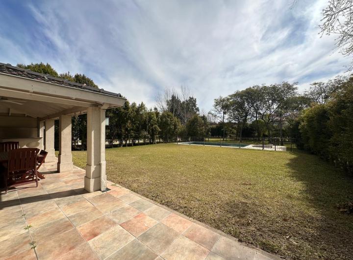 Casa · 250m² · 5 Ambientes