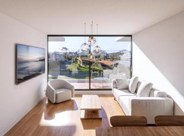 Departamento · 36m² · 2 Ambientes · Apartamento de 1 Dormitorio Al Frente, con Terraza, Playa Mansa, Parada 18, Amenities