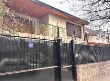 Casa de 6 ambientes, Vicente López · Impecable Casa en Alquiler en Olivos.