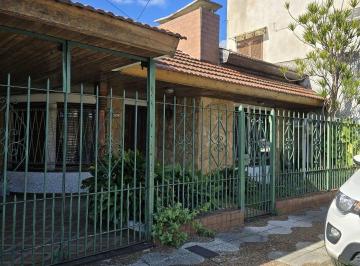 RUR-RUR-470_2 · Casa en Lote Propio con Excelente Metraje y Cocheras Lanus Este