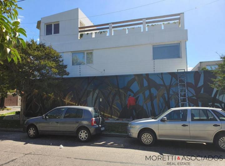 Casa · 230m² · 5 Ambientes · 1 Cochera
