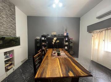 PH · 146m² · 5 Ambientes · PH 5 Ambientes Al Frente con Patio – Lanús Oeste