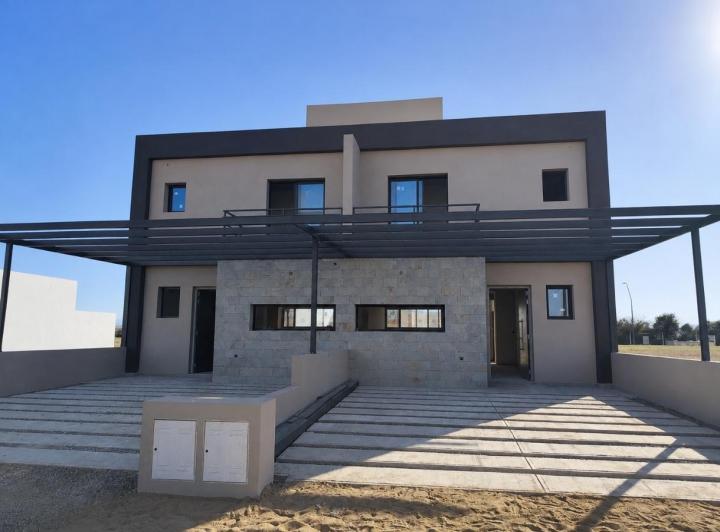 Casa · 149m² · 4 Ambientes · 2 Cocheras
