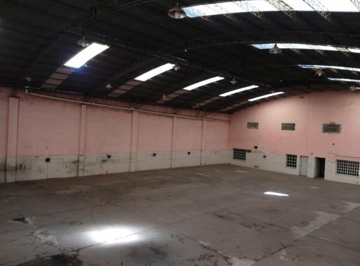 Bodega-Galpón · 1043m²