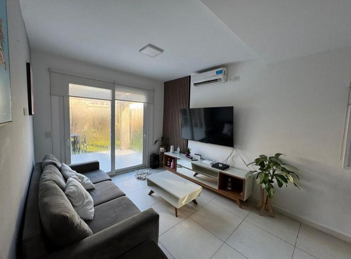 Casa · 90m² · 4 Ambientes · 2 Cocheras