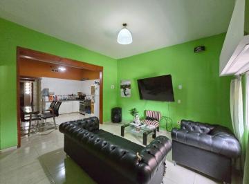 Casa · 79m² · 4 Ambientes · 3 Cocheras · Casa 4 Amb en Venta Merlo Libertad Cochera Jardin