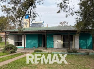 Casa · 116m² · 5 Ambientes · Casa con Quincho Pileta y Local en Melincue