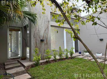Casa · 101m² · 5 Ambientes · Casa en Una Sola Planta con 3 Dorm. en Alquiler en El Atardecer