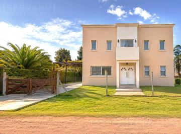 Casa · 161m² · 4 Ambientes · 2 Cocheras · Venta Casa 4 Ambientes, 3 Baños, Barrio Parque Sakura, Exaltación de La Cruz, Apta Credito