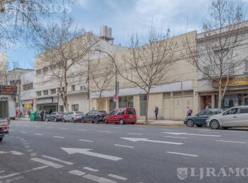 Local comercial · 1721m² · 8 Cocheras · Local en Venta y Alquiler en Almagro de 800 m²
