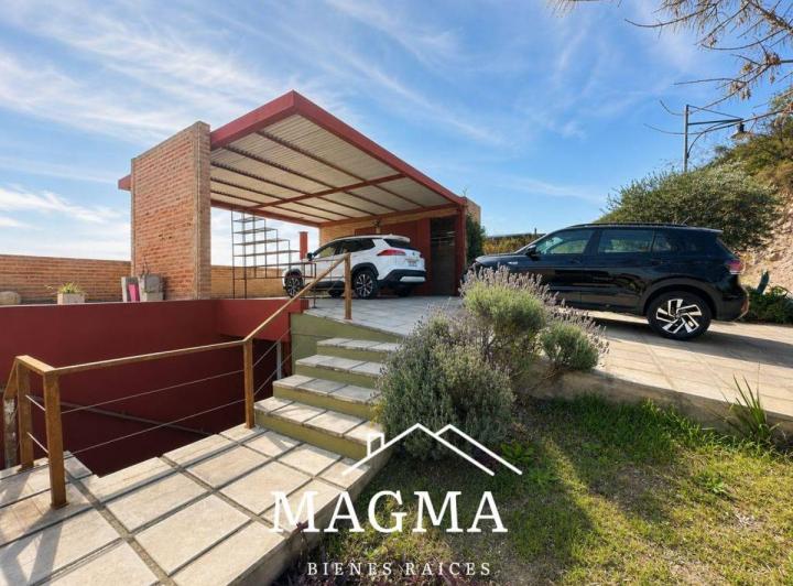 Casa · 150m² · 5 Ambientes · 2 Cocheras