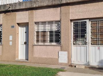Casa · 84m² · 4 Ambientes · 1 Cochera · Casa en Venta 3 Dorm., Las Delicias, Rosario