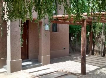 Casa · 150m² · 6 Ambientes · 2 Cocheras · Hermosa Casa en Alquiler Barrio Huerto del Sol
