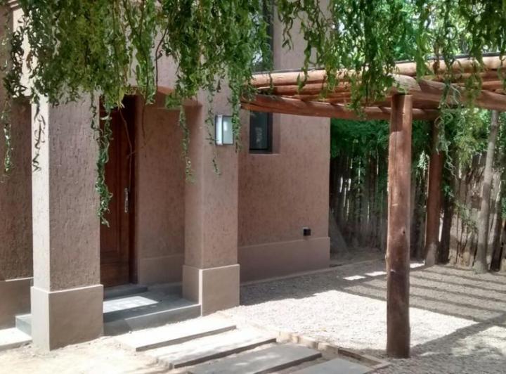 Casa · 150m² · 6 Ambientes · 2 Cocheras