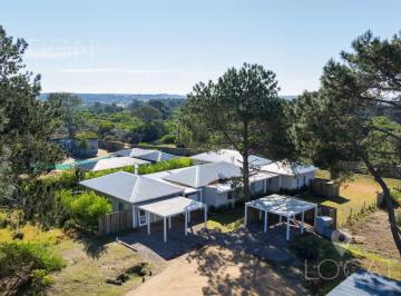 Casa · 350m² · 7 Ambientes · 4 Cocheras · Alquiler Casa 5 Dorm. en Pinar del Faro, José Ignacio