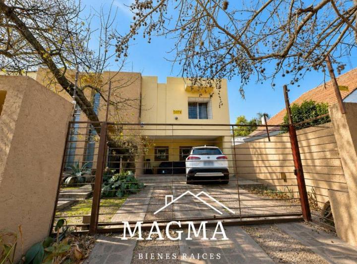 Casa · 150m² · 6 Ambientes · 2 Cocheras