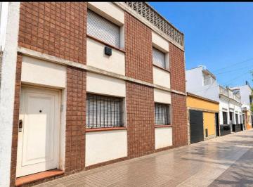 PH de 3 ambientes, Lomas de Zamora · PH en 1er Piso X Escalera - 3 Ambientes C/amplia Terraza Propia - Sin Expensas!