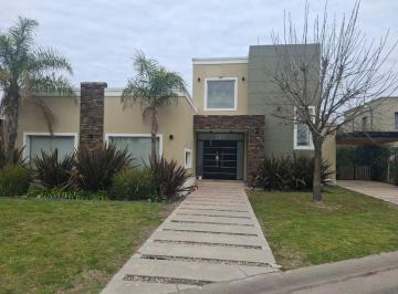 Casa de 3 ambientes, Esteban Echeverría · Casa 3 Amb C/pileta en Alquiler Anual en Barrio La Horqueta de Echeverria - Canning